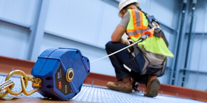 Worker using 3M SRL Leading Edge/Sharp Edges product
