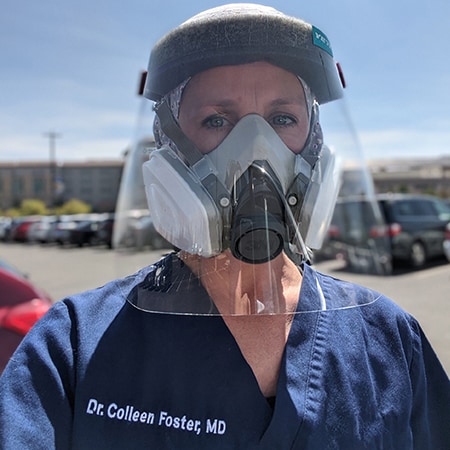 Doctor wearing a reusable respirator