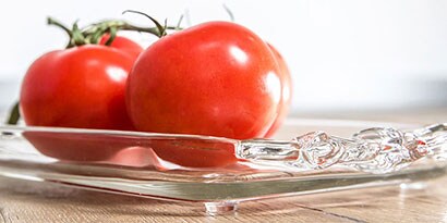 Imagen de topes adhesivos de protección colocadas en fuente de cocina

